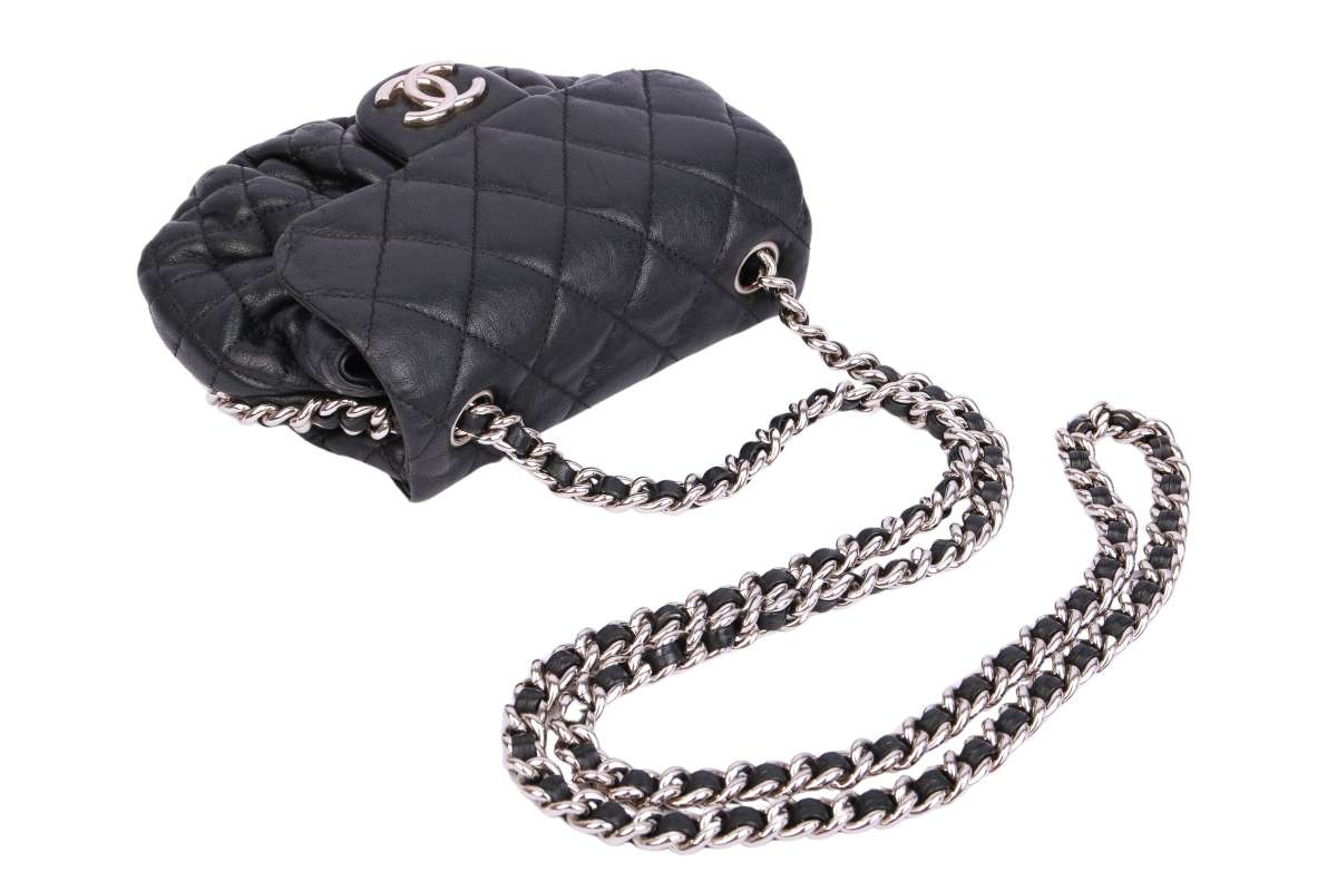 Chanel Chain Around Bag Black Luxussachen