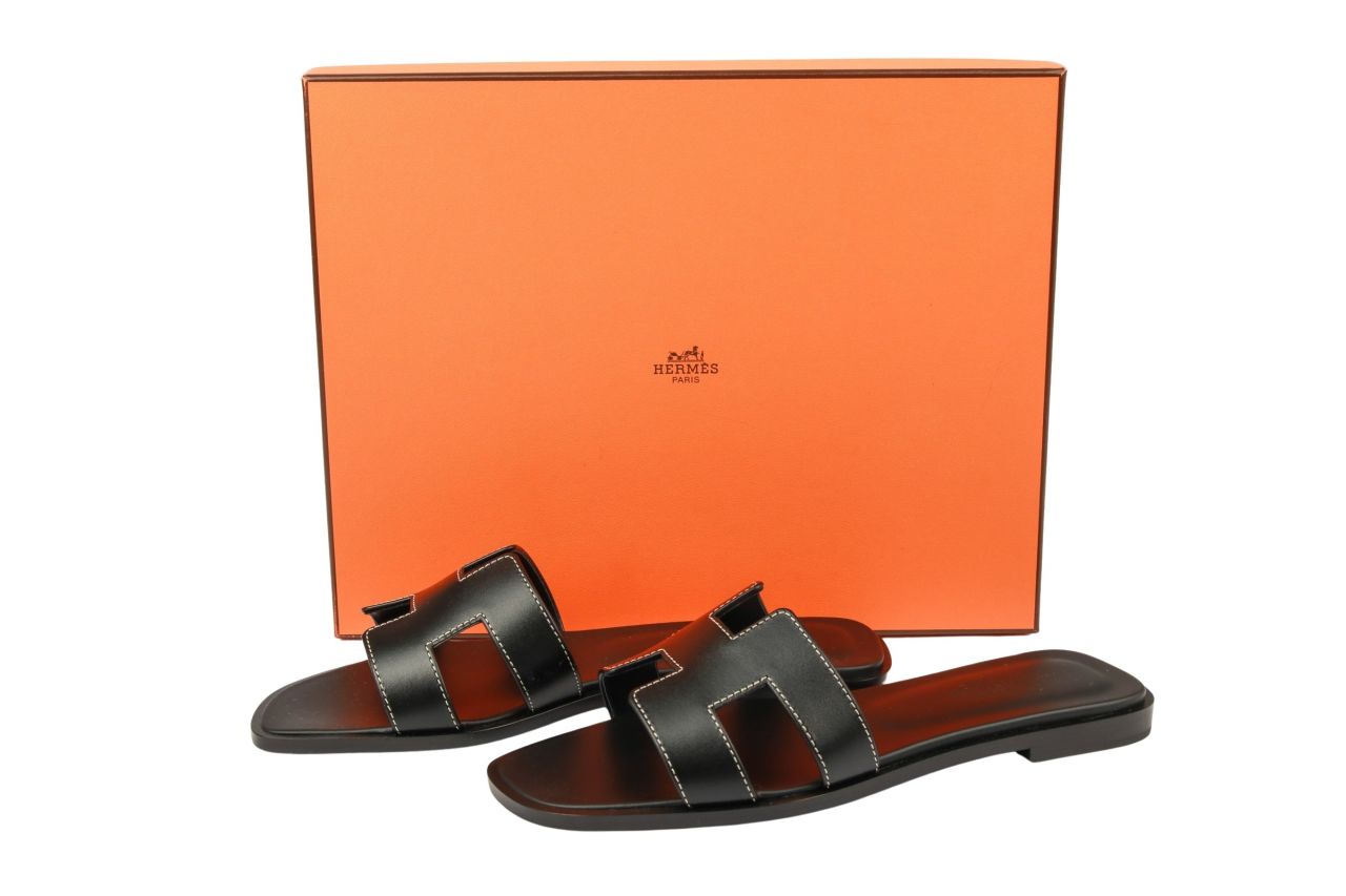 Hermès Oran Sandalen Schwarz Gr. 36,5