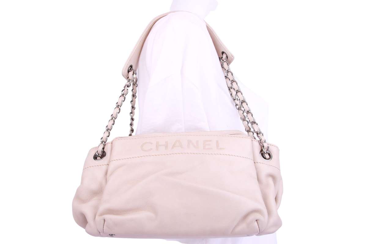 Chanel accordion bag 2018 sale