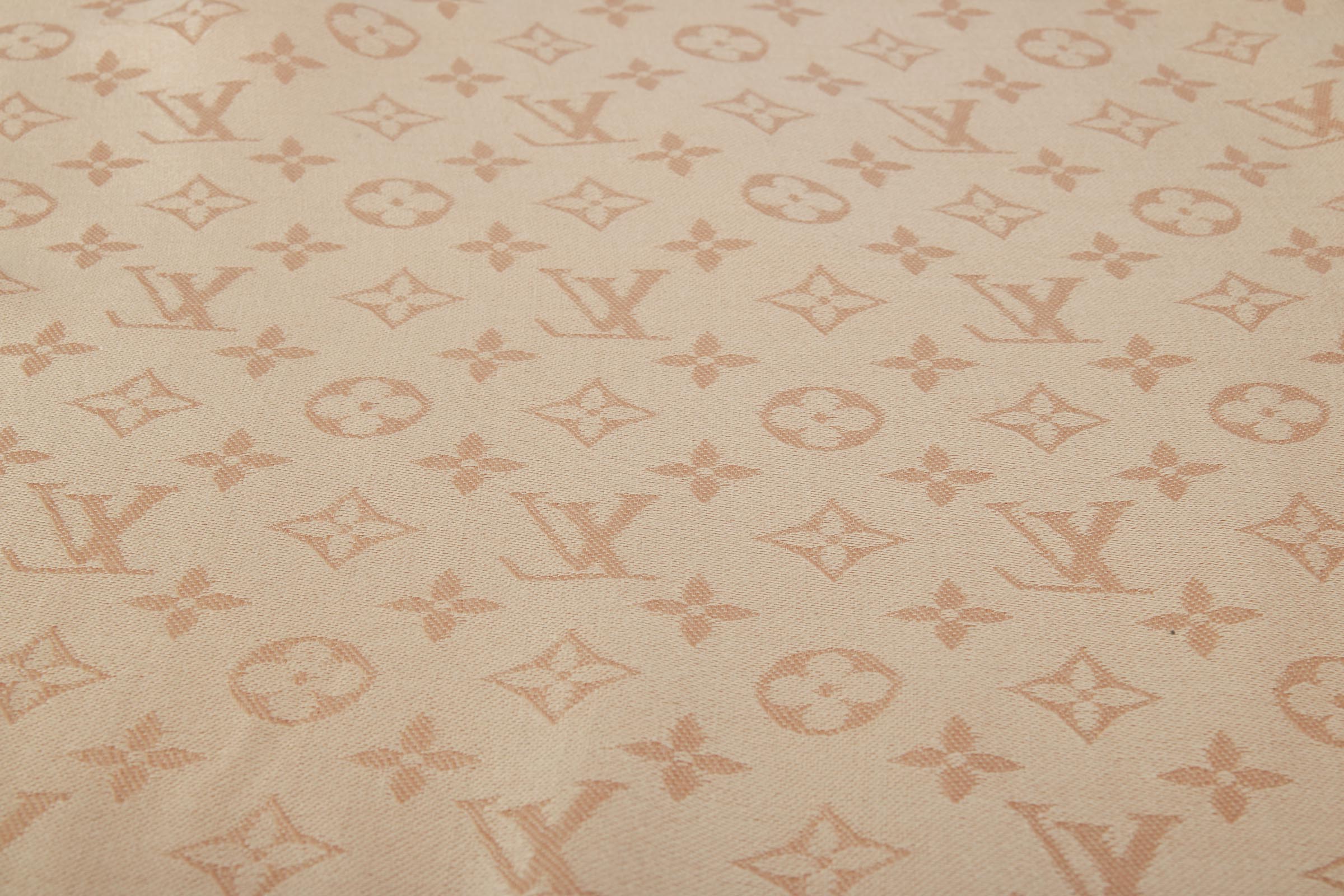 Louis Vuitton Monogram Shine cloth 135x135 beige