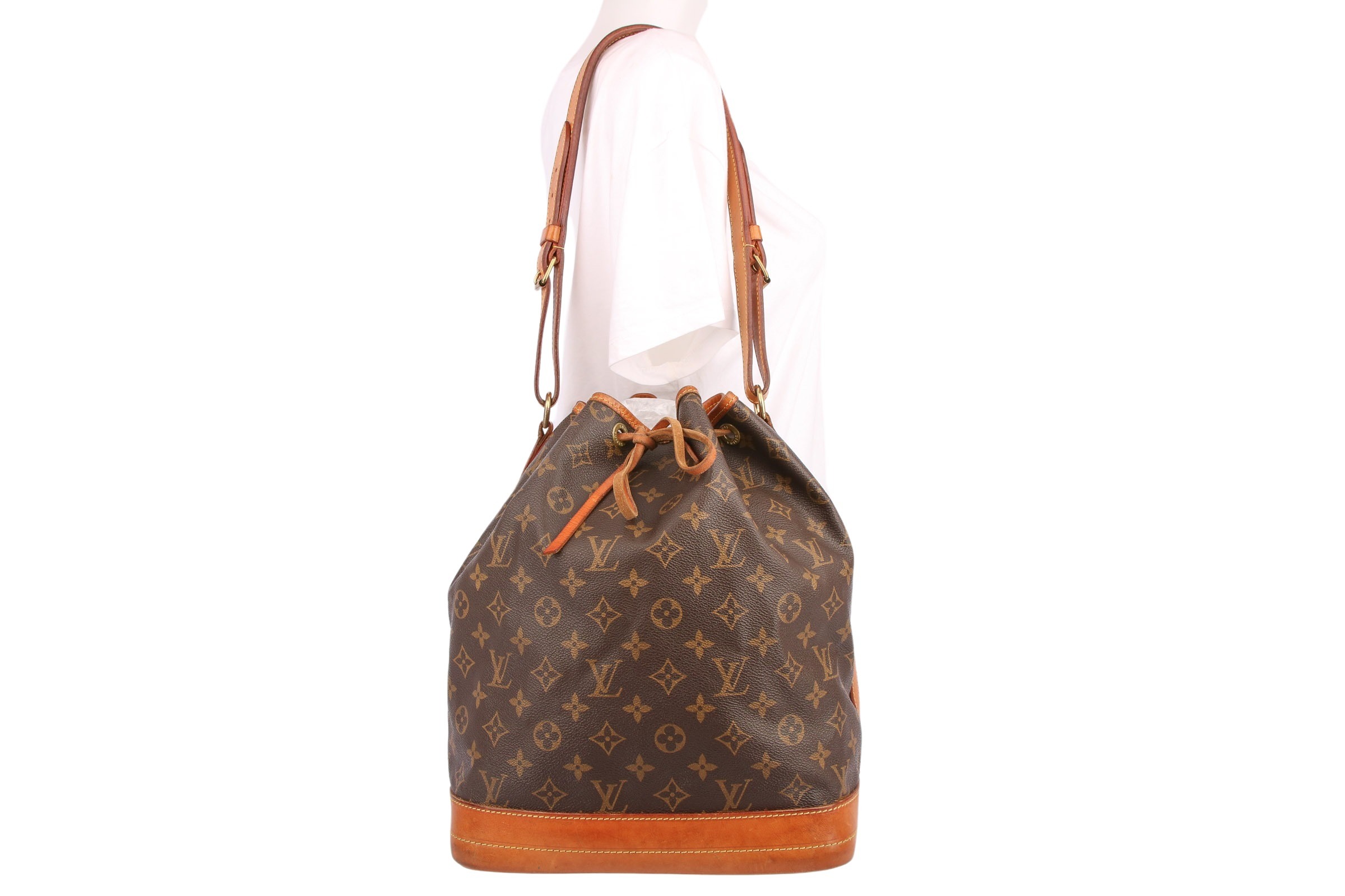 Louis Vuitton Sac Noe Grand Monogram Canvas in Altona - Hamburg