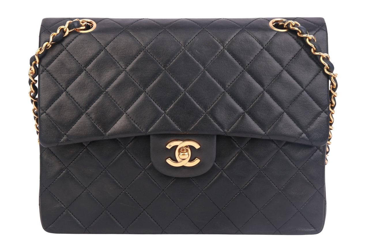 Chanel Square Double Flap Medium Schwarz