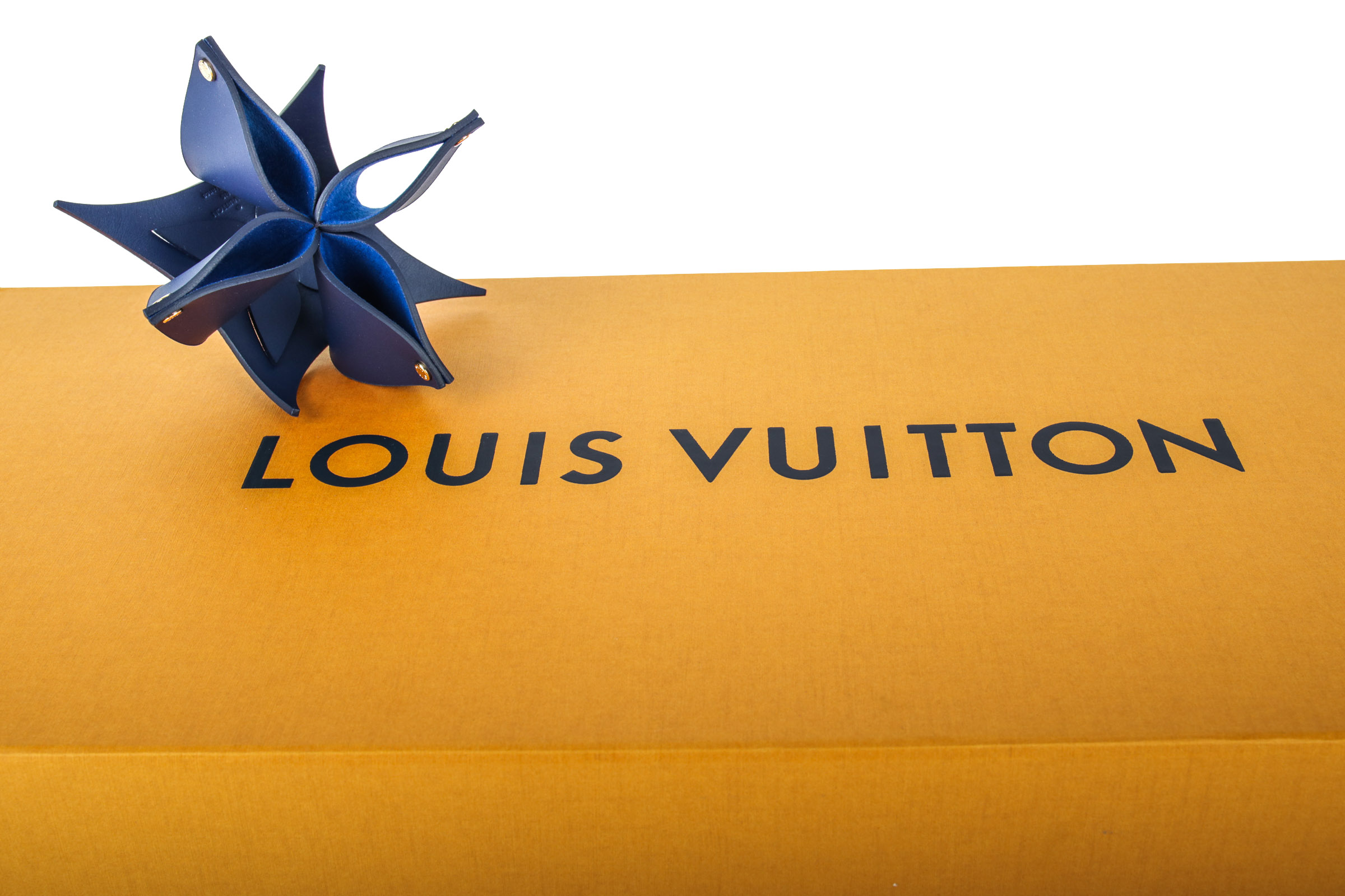Louis Vuitton Blue Objet Nomades Origami Flower by Atelier Oi 371lvs22 –  Bagriculture