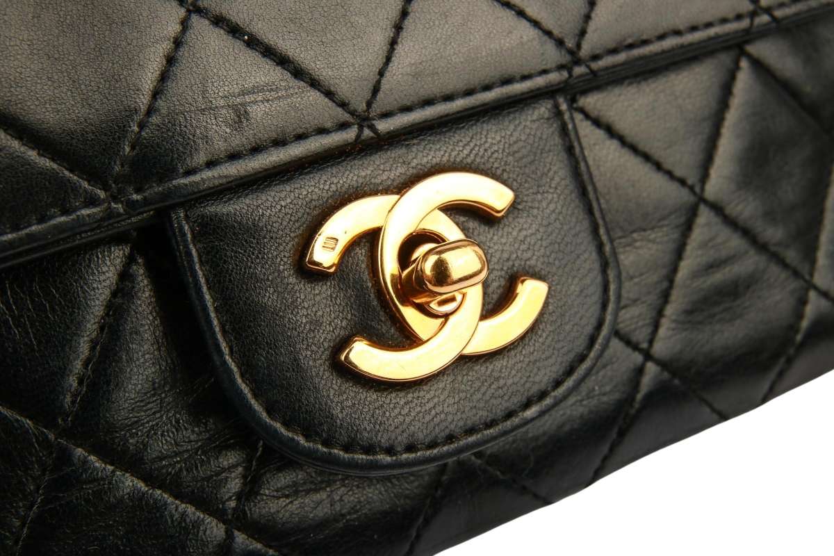 Chanel Timeless Classic Double Flap Medium Black Luxussachen